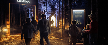 Histoire avec la promenade nocturne Lumina